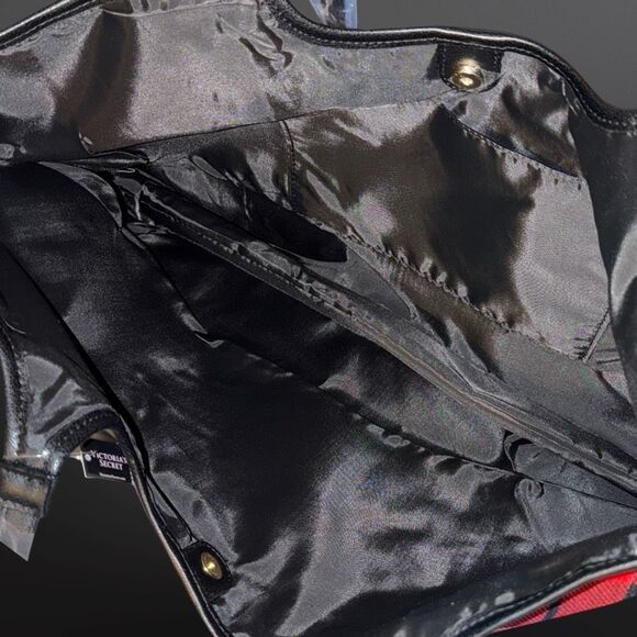 NWT Victoria's Secret Red and Black Plaid Tote Large Bag VS Plush Logo - Picture 4 of 6